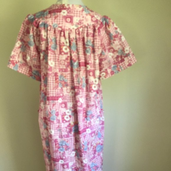 House Coat Dress button up Pink and blue flowers.. - Picture 5 of 8